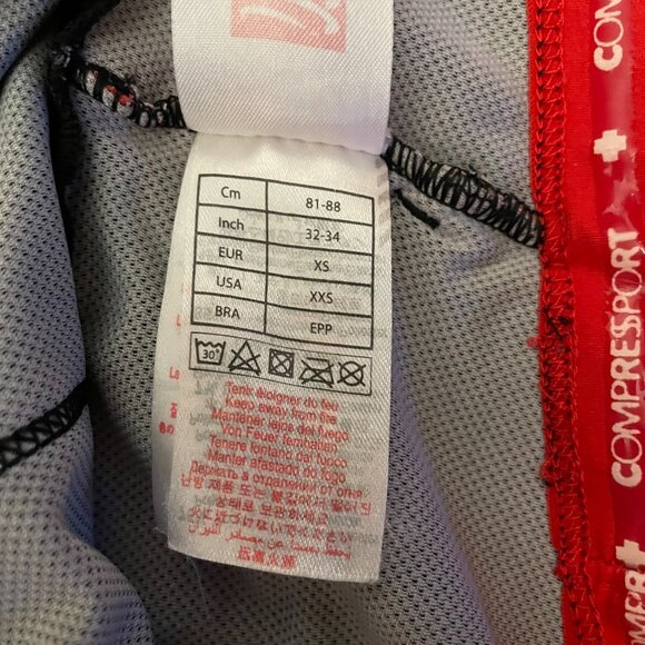 Men's XS Compressport Quarter Zip Cycling Jersey with Pockets Black Red - Picture 4 of 4